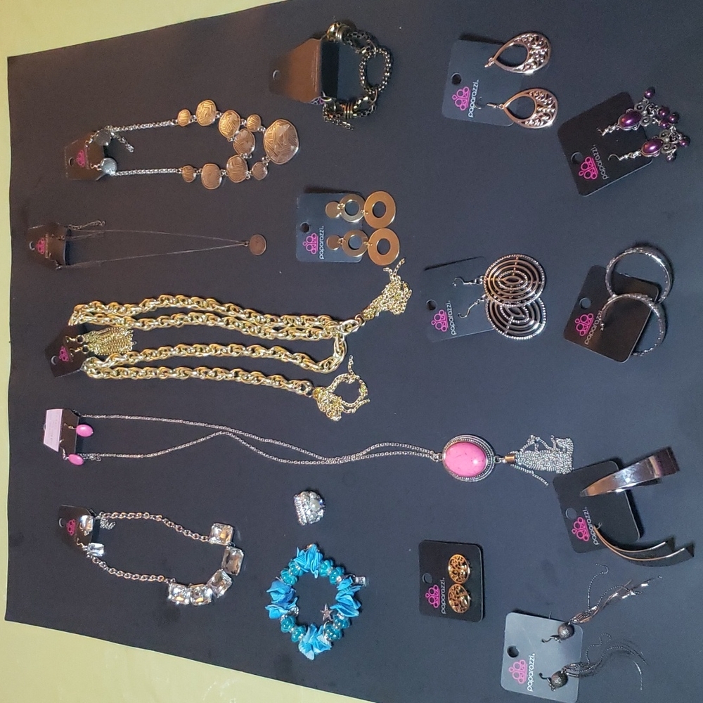 Paparazzi Jewelry Bundle of 16 NWT Necklaces Bracelet Earrings 1E